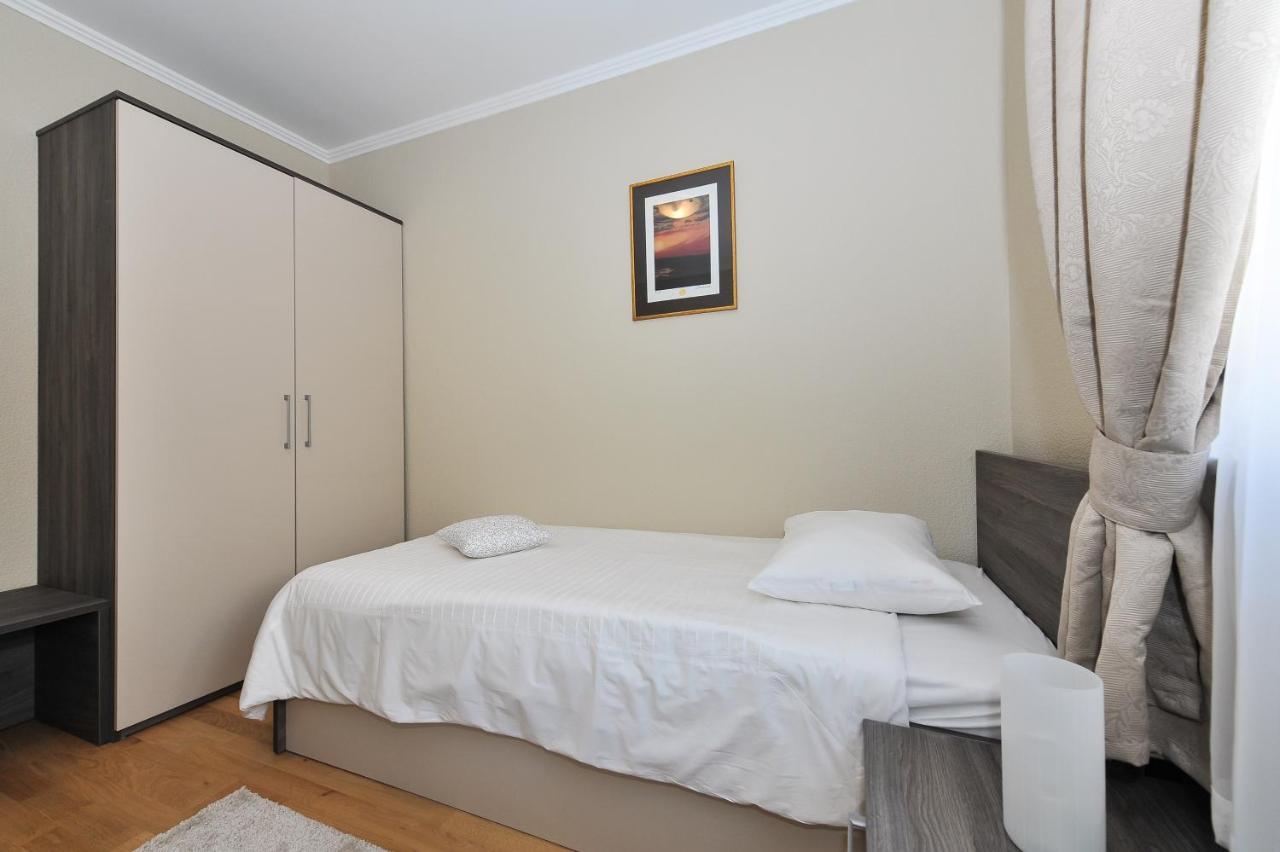 Apartmani Peric 1 Meka Draga Обровац Екстериор снимка