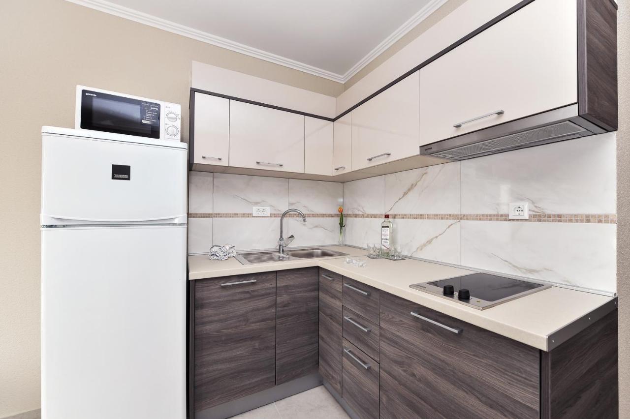 Apartmani Peric 1 Meka Draga Обровац Екстериор снимка