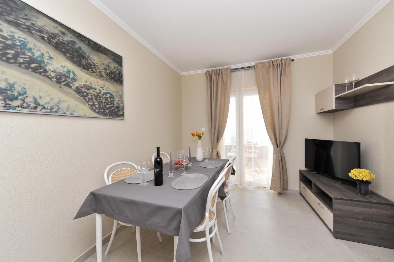 Apartmani Peric 1 Meka Draga Обровац Екстериор снимка